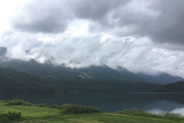 長野県白馬村の青木湖